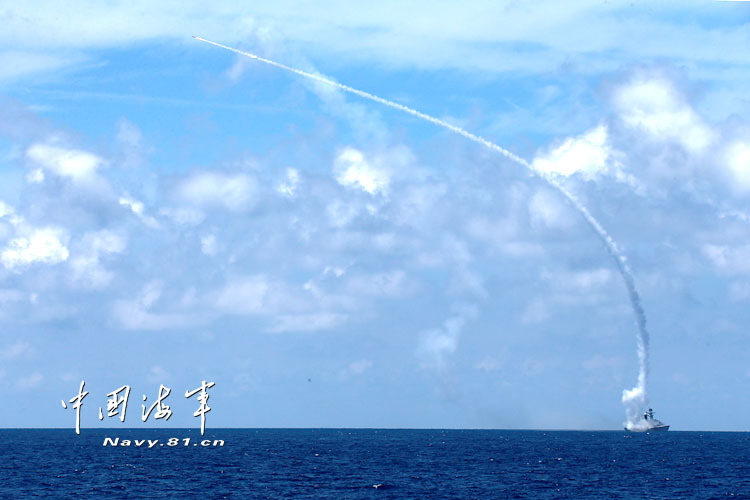 亮剑南海 中国海军三大舰队举行实弹对抗演习