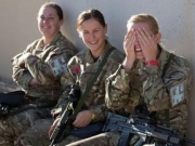 女兵新兵训练中心怀孕比例高 英国女兵2年61人在训练中心怀孕
