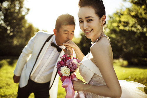 2013年与张定涵结婚