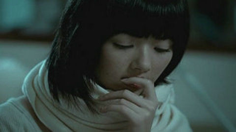 郭碧婷担任了其《超人》MV的女主角