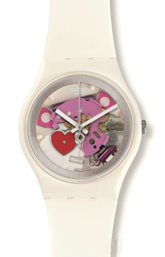 「温柔礼物」Tender Present GZ300腕表。石英机芯，时、分、秒显示，售价NTD 2,350。