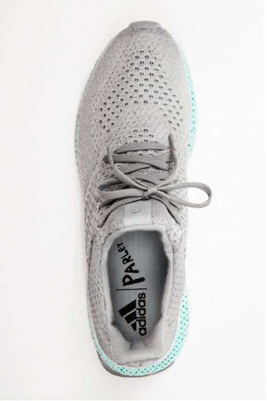 阿迪达斯用废弃材料3D打印的概念跑鞋