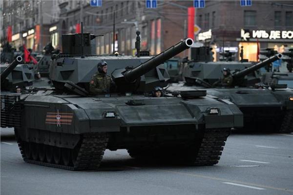 俄军正式采购坦克 俄罗斯购买2300台坦克的背后是为了什么？