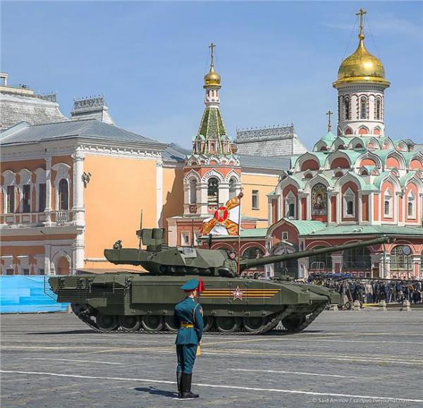 俄军正式采购坦克 大国重器针锋相对引关注