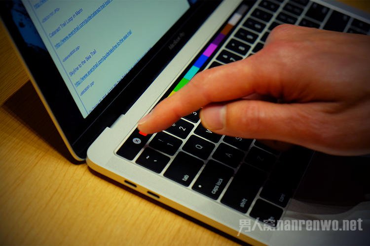 MacBook Pro Touch Bar功能