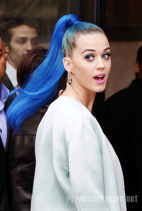 水果姐蓝色渐变头发
