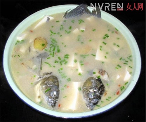 冬季的养生汤 鱼汤的营养价值和烹饪技巧