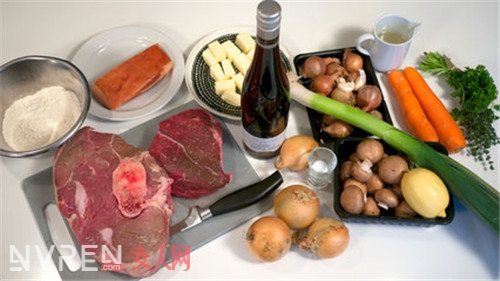 红酒炖牛肉的家常做法 你知道怎么做好吃吗