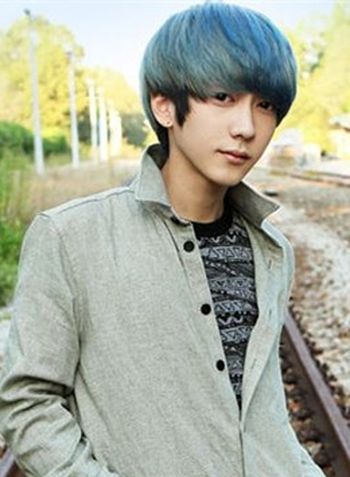 韩式男生可爱的蘑菇头发型 阳光的大男生蘑菇头发型