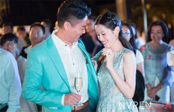 刘强东谈奶茶妹妹 脸盲娶她不是因为漂亮