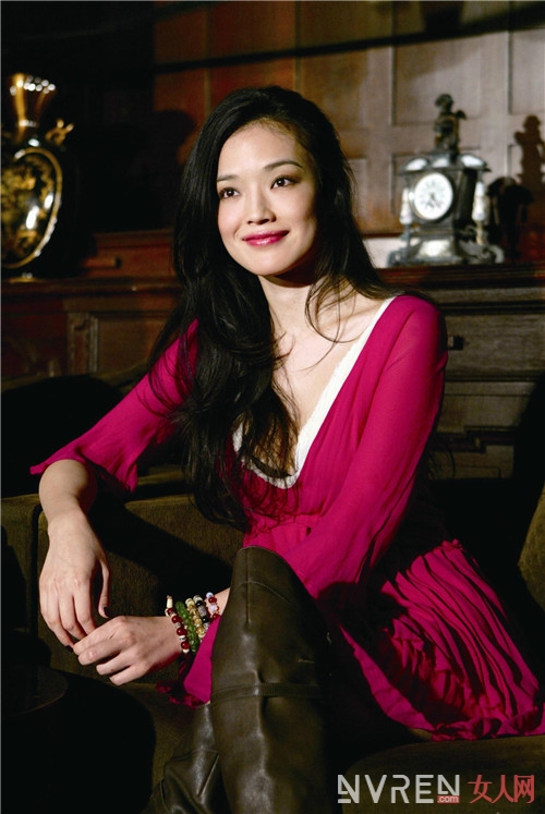 成功“穿”上衣服的十大女星,最后一个直接跪舔