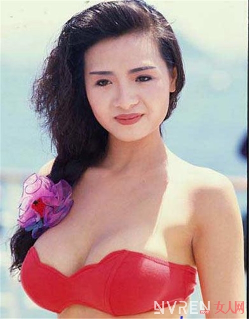 成功“穿”上衣服的十大女星,最后一个直接跪舔