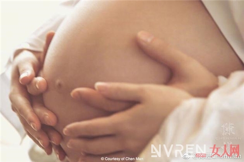 摄影师发文纪念为baby拍摄孕照 “代孕说”不攻自破