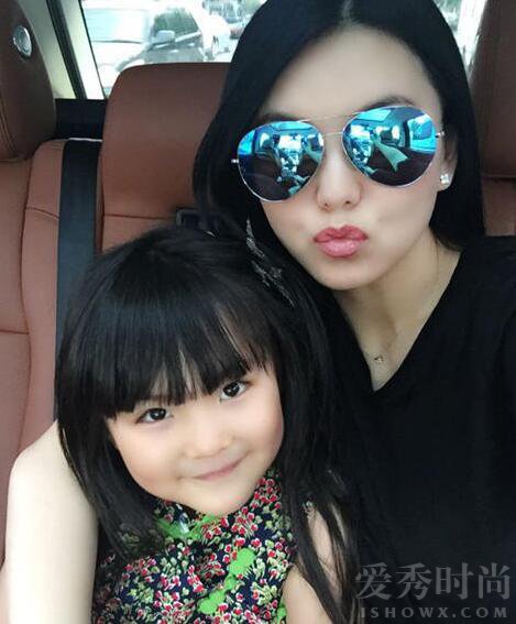 李湘与女儿