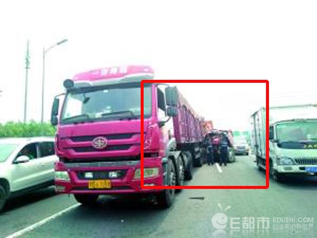 北京东五环突发2起事故 货车追尾双向爆堵原因竟是这样！