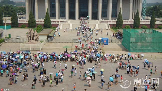 北京毛泽东纪念堂恢复开放