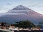 巴厘岛阿贡火山或将喷发 游客切勿前往
