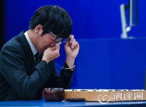 柯洁回应新AlphaGo问世：柯洁对战阿尔法狗三战全输