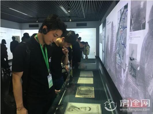日青年团体访南京大屠杀纪念馆
