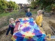 英户外幼儿园让孩子回归大自然接受挑战