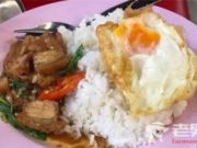 泰国女子夜市吃饭被宰 老板：还以为是中国人