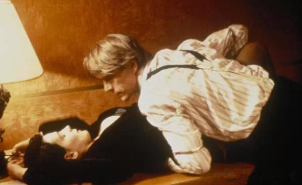 杰瑞米-艾恩斯与朱丽叶-比诺什的欧美性交电影《爱情重伤（Damage）》