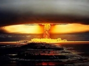 <b>美国绝密核试验视频大公开 核爆瞬间超震撼巨大蘑菇云缓缓上升</b>
