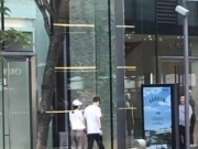 赵丽颖新恋情牵手被街拍 和冯绍峰是公开恋情的节奏吗