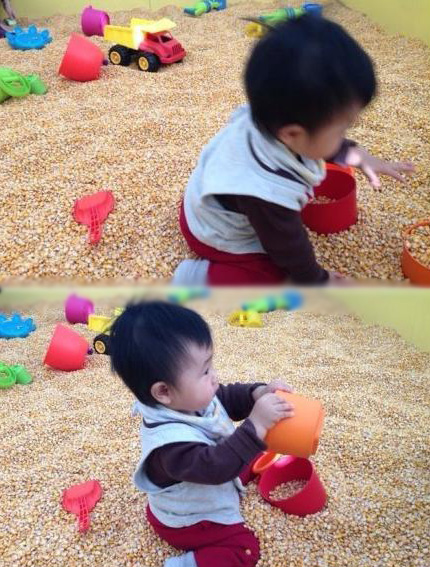 潘阳1岁爱子沙滩玩玩具
