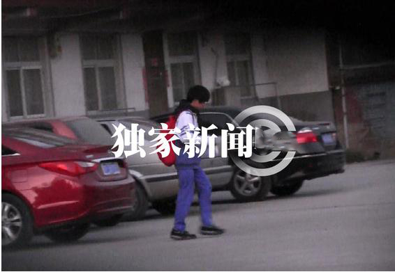 易烊千玺放学后被曝回群住屋