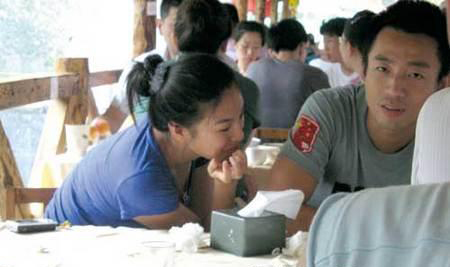 张雨绮汪小菲甜蜜共餐