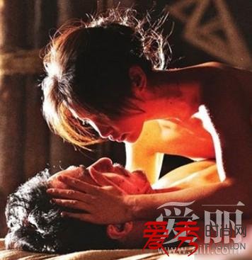 成龙和李冰冰有一场亲热戏