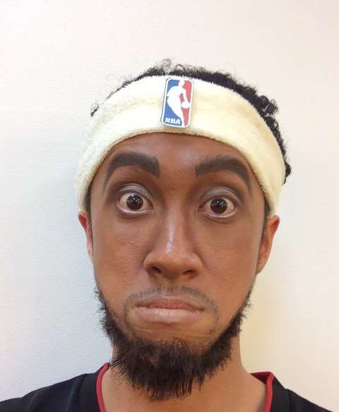 陈汉典模仿NBA巨星詹姆斯