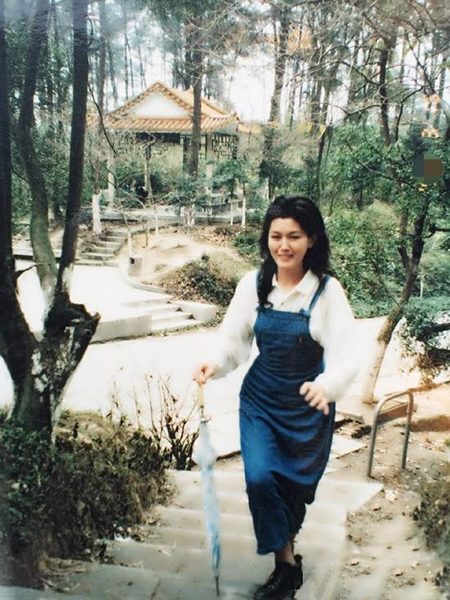 吴亦凡妈妈正面照