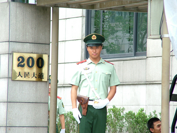 电影《霓虹灯下新哨兵》