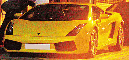 黄色 Gallardo Coupe  $300万