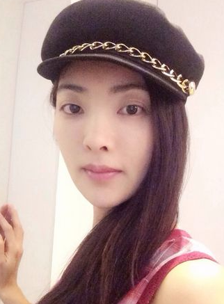 吴速玲与曹格未拍婚纱照