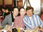 成龙新书出版 书中提及与吴绮莉情缘