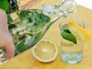 5大帮助你多喝水的技巧 养成多喝水好习惯