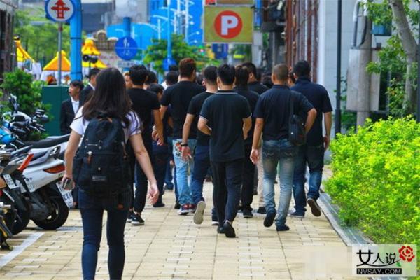 台黑帮大佬遭枪杀 树大招风遭暗杀小弟送葬惊动所有警察