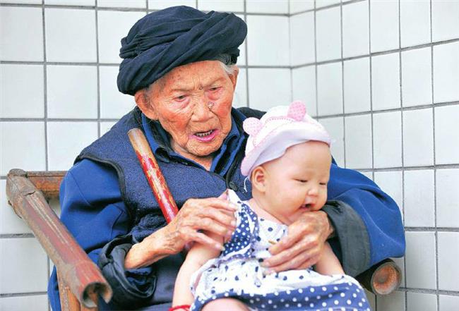世界最长寿女性辞世 119岁老人付素清在家中去世
