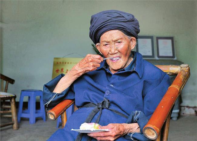世界最长寿女性辞世 119岁老人付素清在家中去世