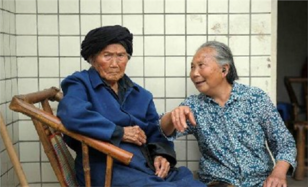  最长寿女性辞世 全靠家人悉心照料规律饮食