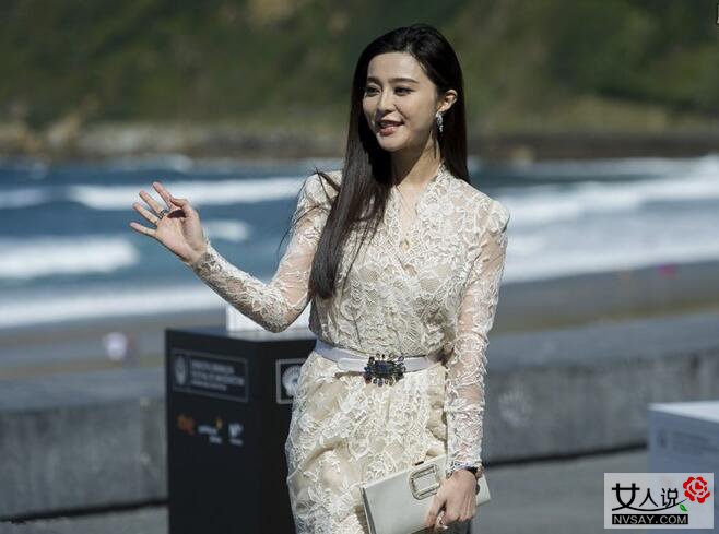 范冰冰险泄春光露下体私处 红毯撩拨长裙遭众人围观