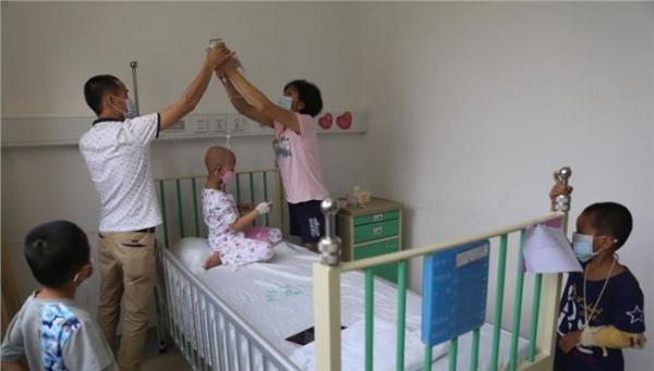 为女儿造血生3子 命运在开玩笑生孩子有几率可以救命
