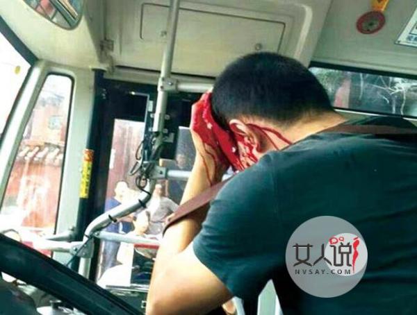司机被老人砸破头 因看不到后门有婴儿车无辜被砸头破血流