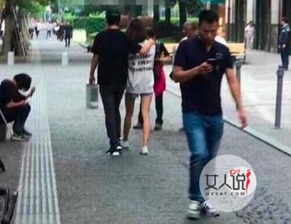 王思聪携嫩妹逛街 前凸后翘引得国民老公咸猪手不停