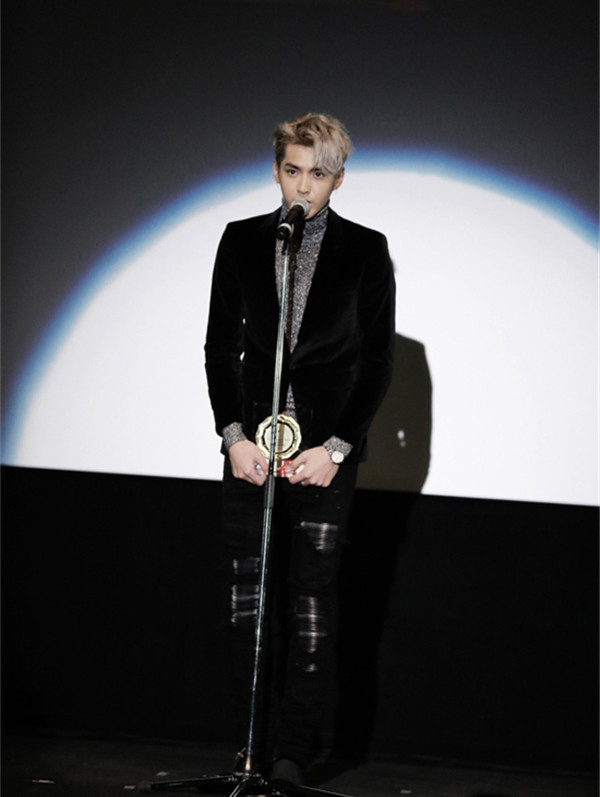 歌手演员到时尚Icon 吴亦凡成Burberry首位亚洲面孔全球代言人