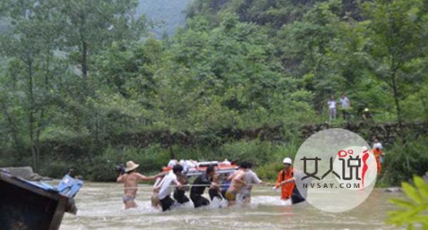 卡车坠河女子被困 老师责无旁贷奋不顾身跳河抢险救人