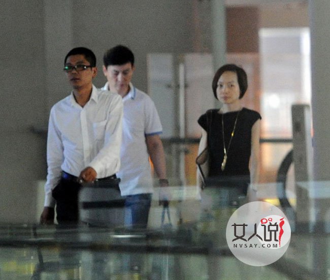 陈鲁豫老公是谁 默默承受妻子的强势逼压的他竟遭背叛